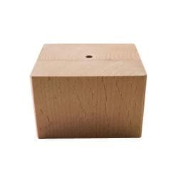 Meubelpoot  vierkant 8 bij 8 cm en hoogte 5 cm  van massief hout