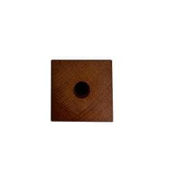 Meubelpoot bruin vierkant 5 bij 5 cm en hoogte 7 cm  van massief hout